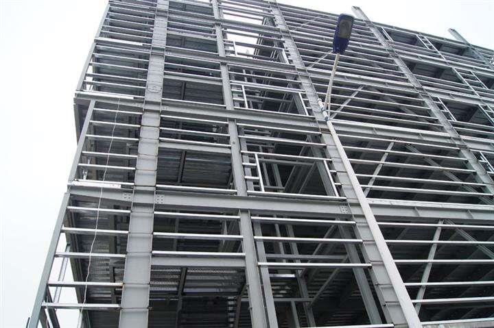 海西高层钢结构的支撑布置与构造需要符合哪些规范